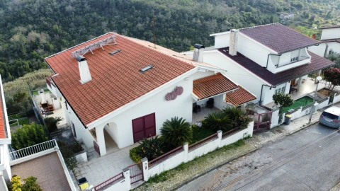 Moradia T9 para Venda em Santa Clara e Castelo Viegas