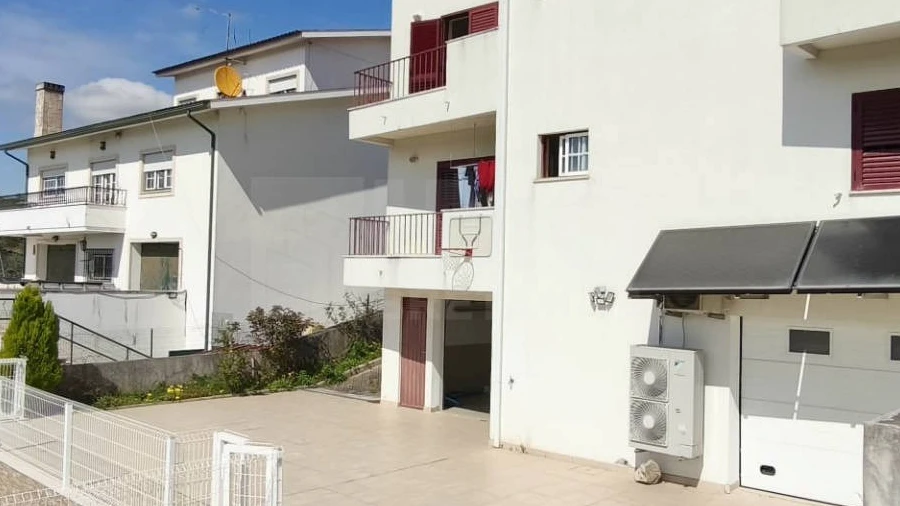 Moradia T9 para Venda em Santa Clara e Castelo Viegas