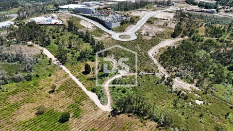 Terreno Comércio / Armazém para Venda em Caide de Rei