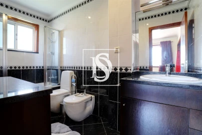 Moradia T3 para Venda em Gulpilhares e Valadares