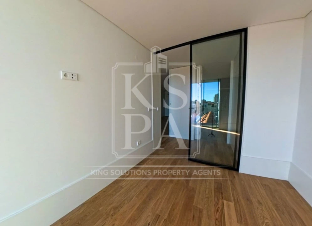 Apartamento T2 para Venda em Cedofeita, Santo Ildefonso, Sé, Miragaia, São Nicolau e Vitória Foto 4