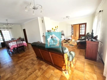 Moradia T5 para Venda em Famalicão