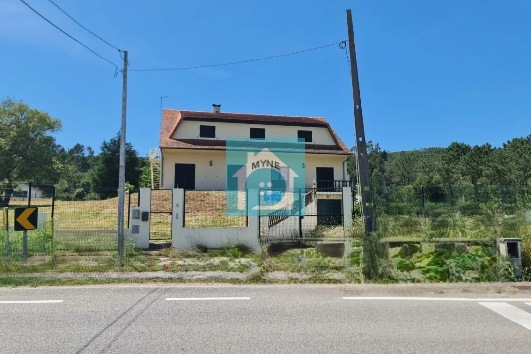 Moradia T5 para Venda em Famalicão Foto 1