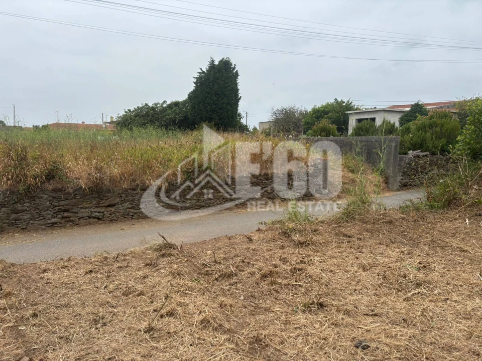 Terreno para Venda em Silvalde Foto 1