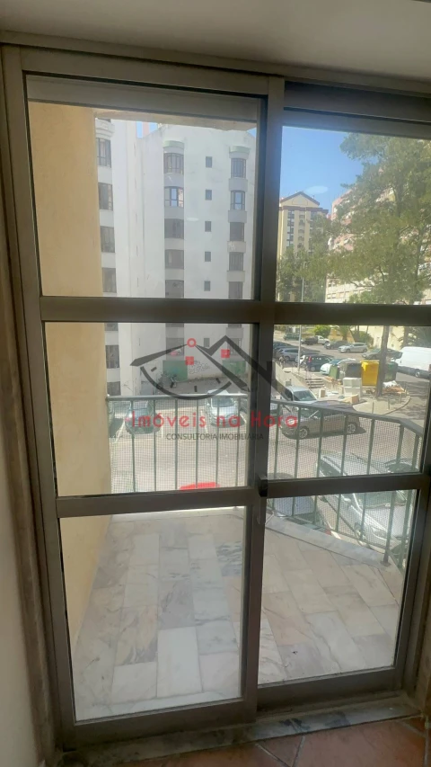 Apartamento T2 para Venda em Algueirão-Mem Martins