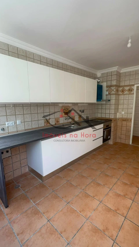Apartamento T2 para Venda em Algueirão-Mem Martins