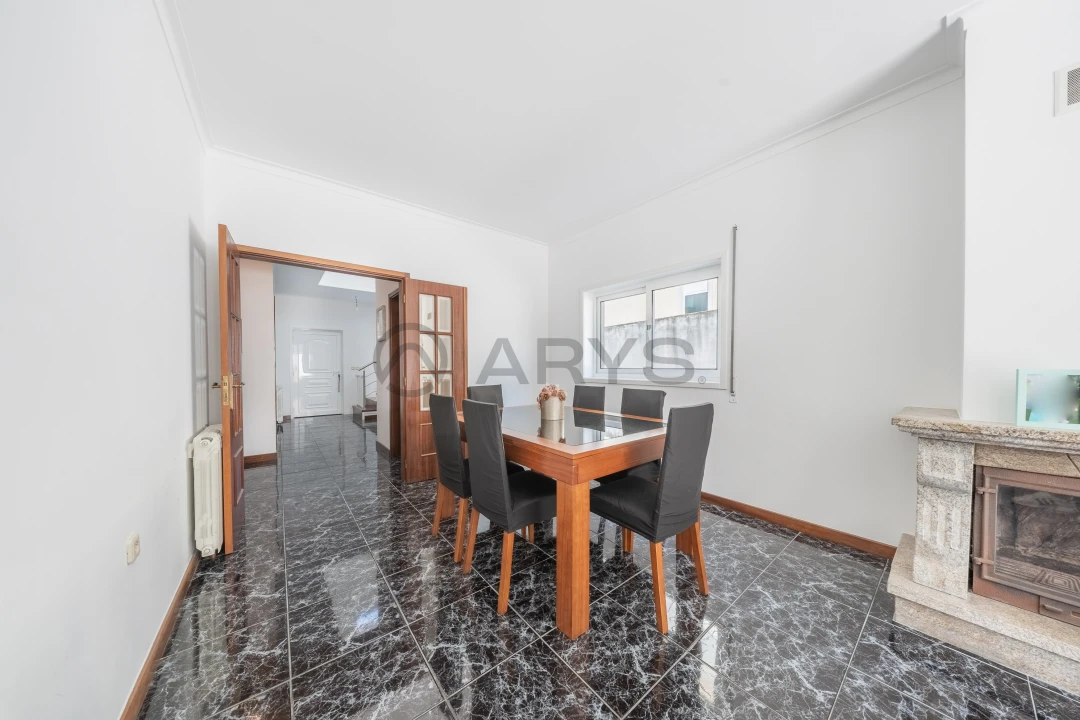 Moradia T3 para Venda em Ruivães e Novais Foto 4