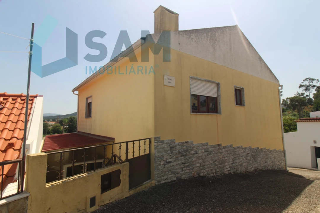 Moradia T4 para Venda em Maxial e Monte Redondo Foto 2
