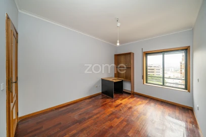Apartamento T3 para Venda em São Vitor (Braga)