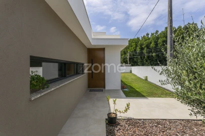 Moradia T4 para Venda em Serzedo e Perosinho
