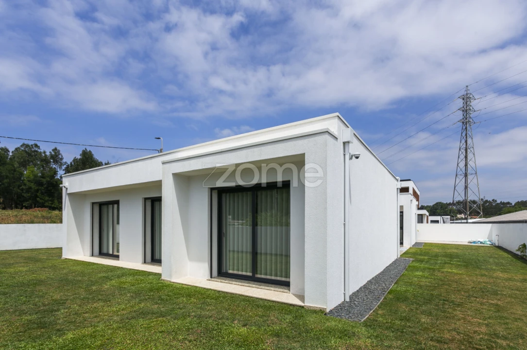 Moradia T4 para Venda em Serzedo e Perosinho Foto 37