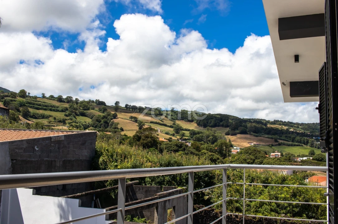 Moradia T3 para Venda em Ponta Delgada (São Sebastião) Foto 39