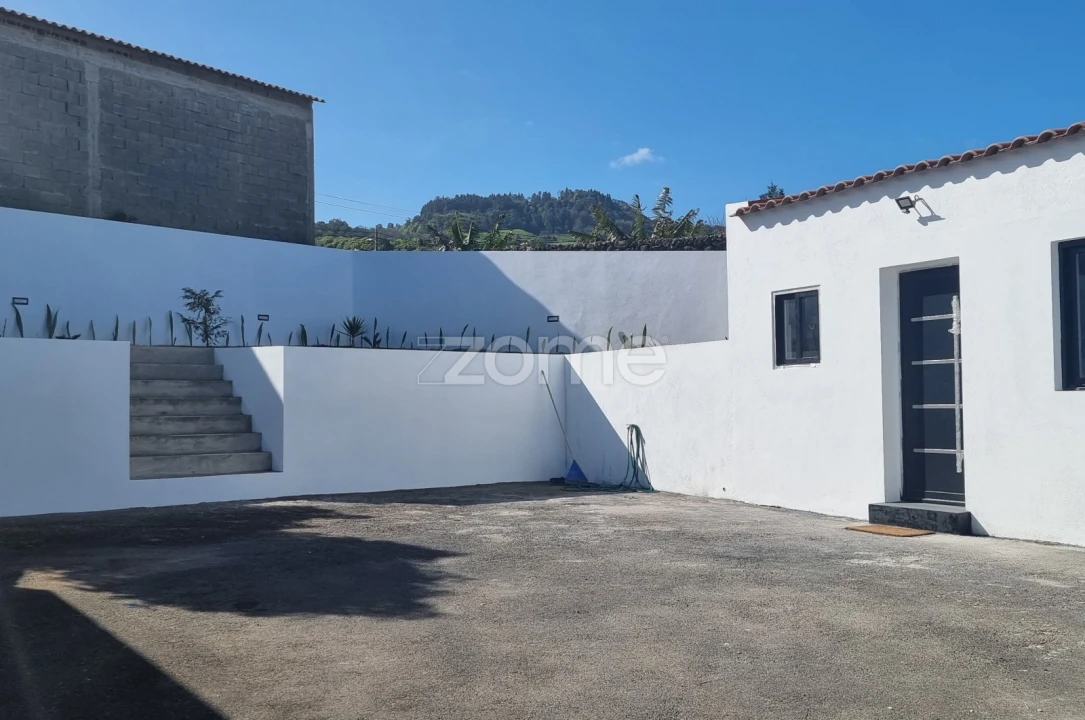 Moradia T3 para Venda em Ponta Delgada (São Sebastião) Foto 42