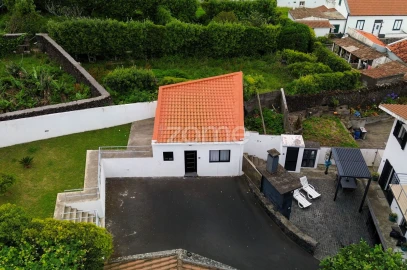 Moradia T3 para Venda em Capelas