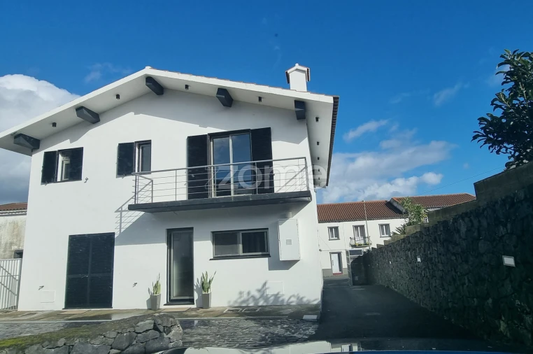 Moradia T3 para Venda em Ponta Delgada (São Sebastião) Foto 2