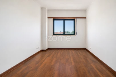 Apartamento T3 para Venda em São Domingos de Rana