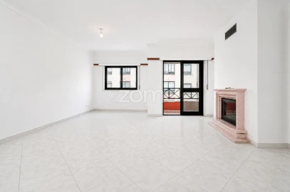 Apartamento T3 para Venda em São Domingos de Rana