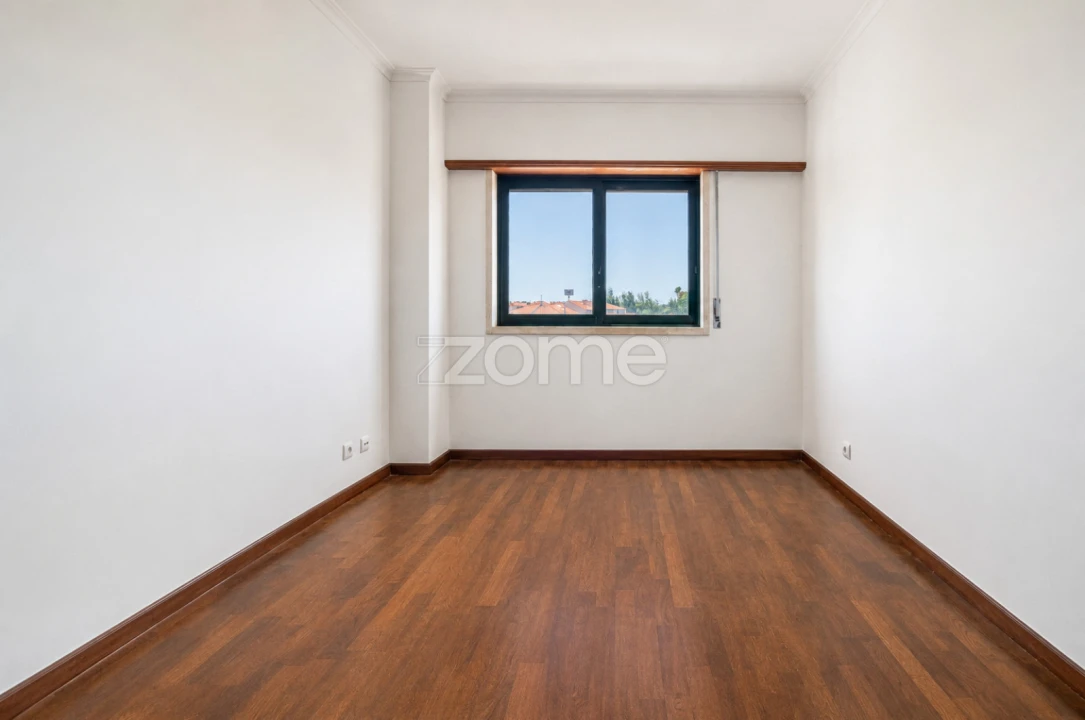 Apartamento T3 para Venda em São Domingos de Rana Foto 5