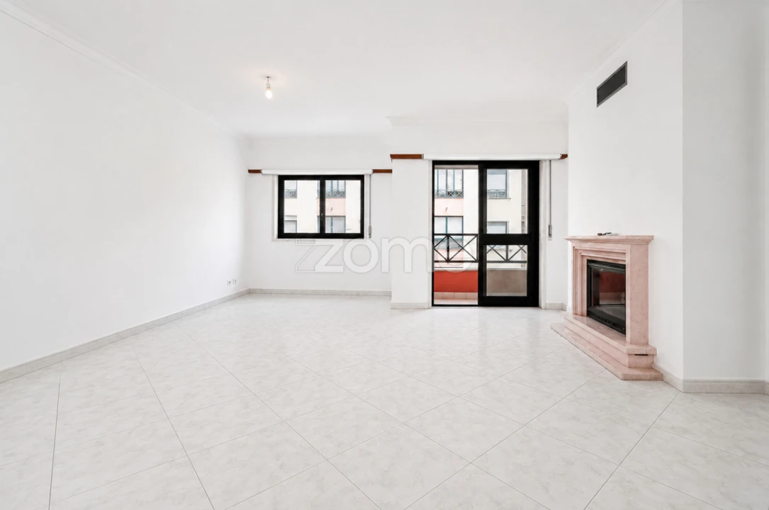 Apartamento T3 para Venda em São Domingos de Rana Foto 1
