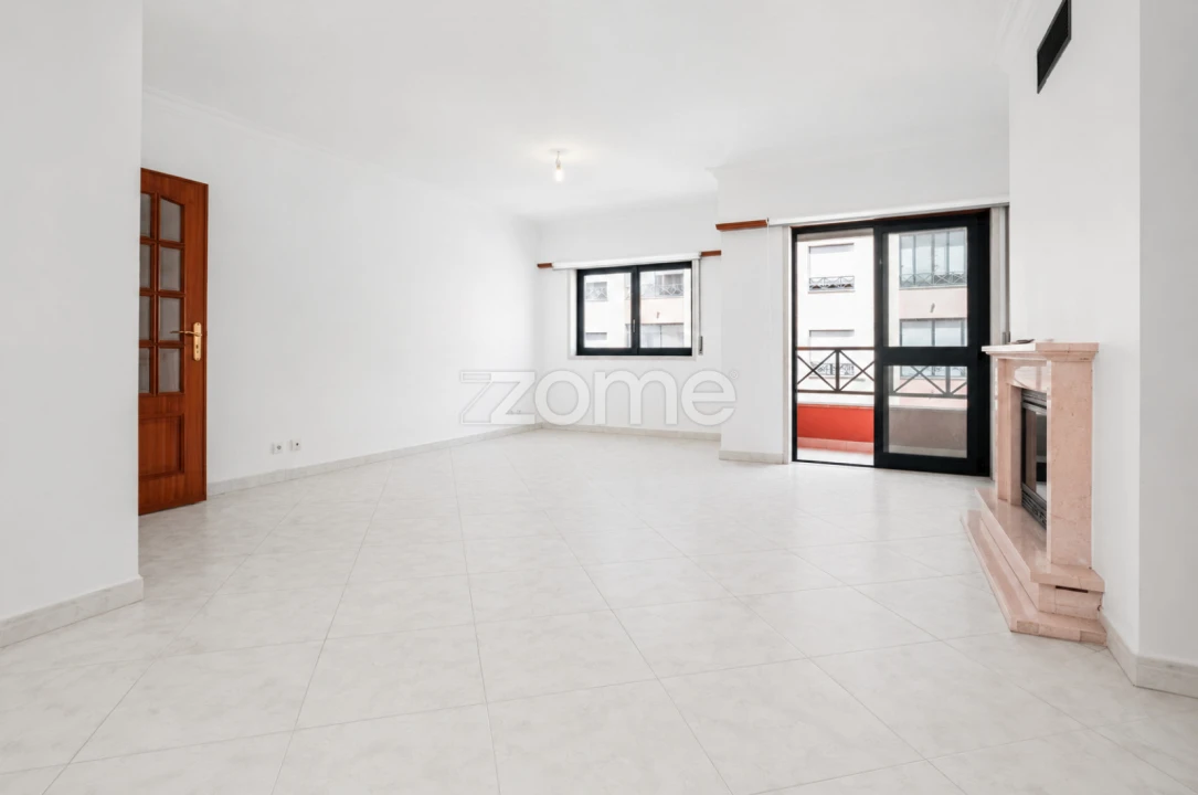 Apartamento T3 para Venda em São Domingos de Rana Foto 2