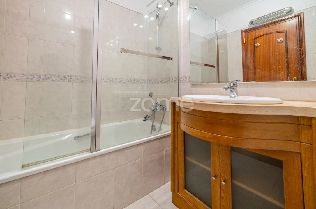 Apartamento T3 para Venda em São Domingos de Rana Foto 6