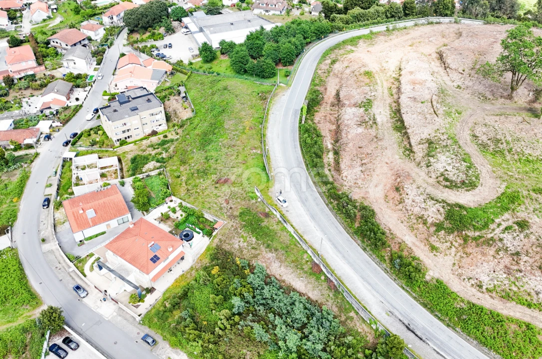 Terreno para Venda em Pombeiro de Ribavizela Foto 4