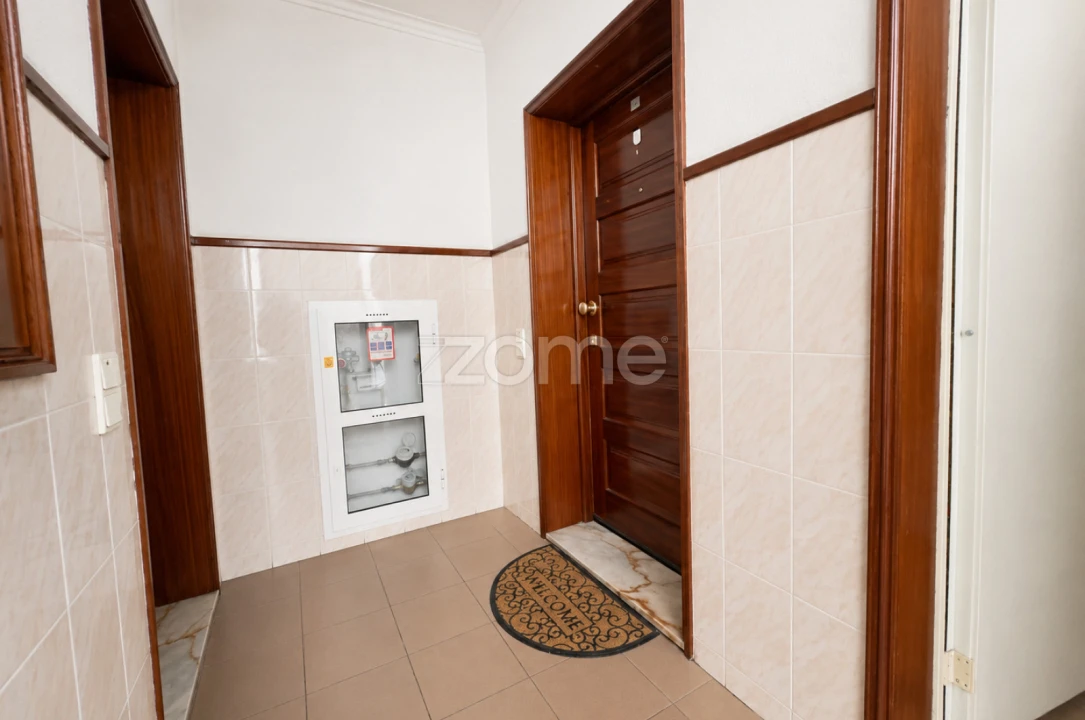 Apartamento T2 para Venda em Grijó e Sermonde Foto 6
