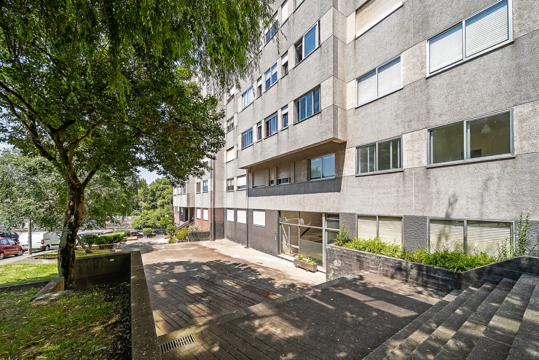 Apartamento T4 para Venda em Santa Marinha e São Pedro da Afurada Foto 1