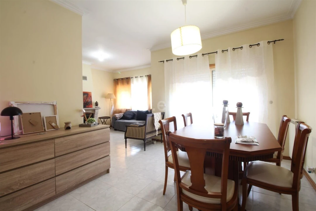 Apartamento T2 para Venda em Oliveira do Douro Foto 9