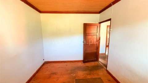 Moradia T3 para Venda em Canelas e Espiunca