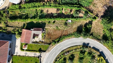 Moradia T3 para Venda em Canelas e Espiunca