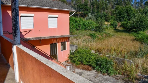 Moradia T3 para Venda em Canelas e Espiunca