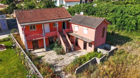 Moradia T3 para Venda em Canelas e Espiunca