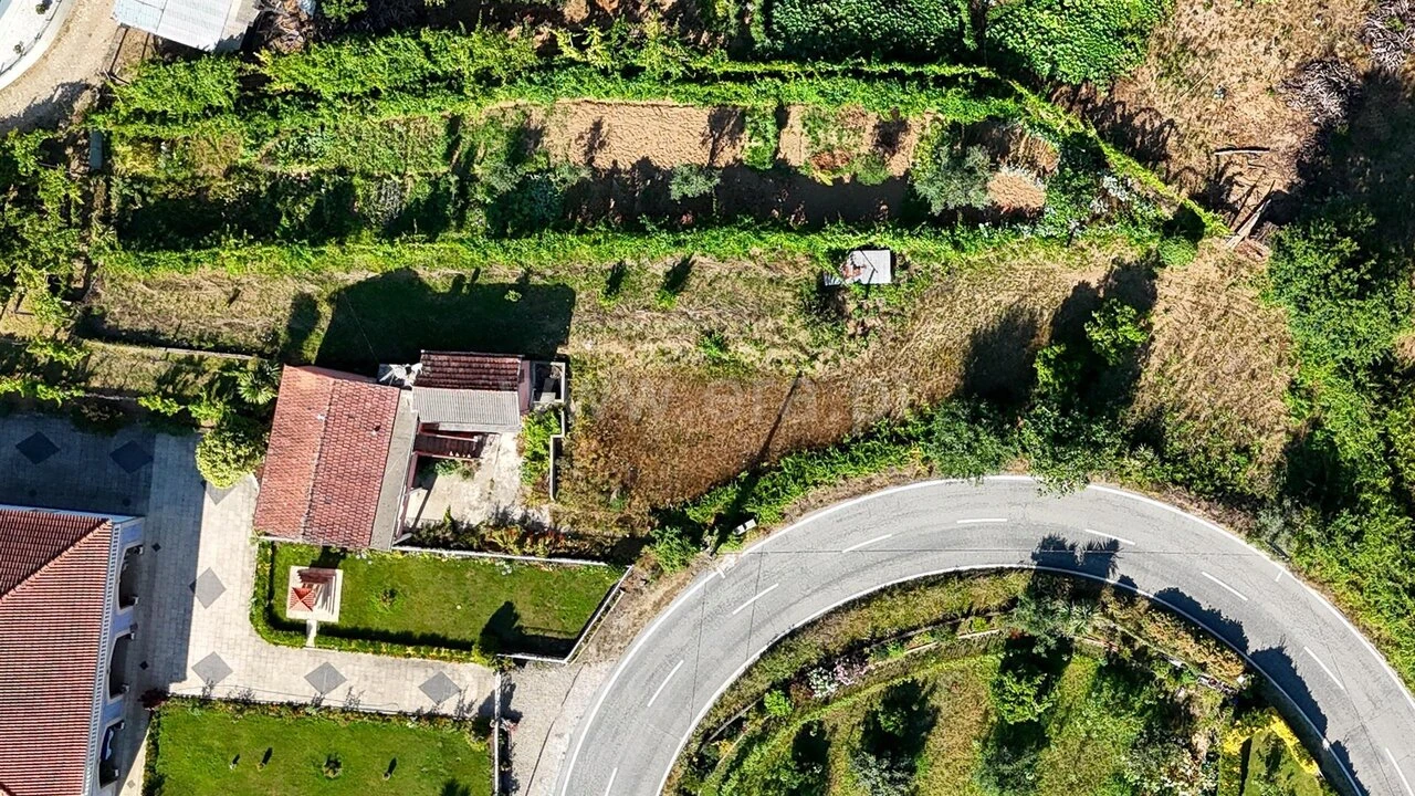Moradia T3 para Venda em Canelas e Espiunca Foto 2