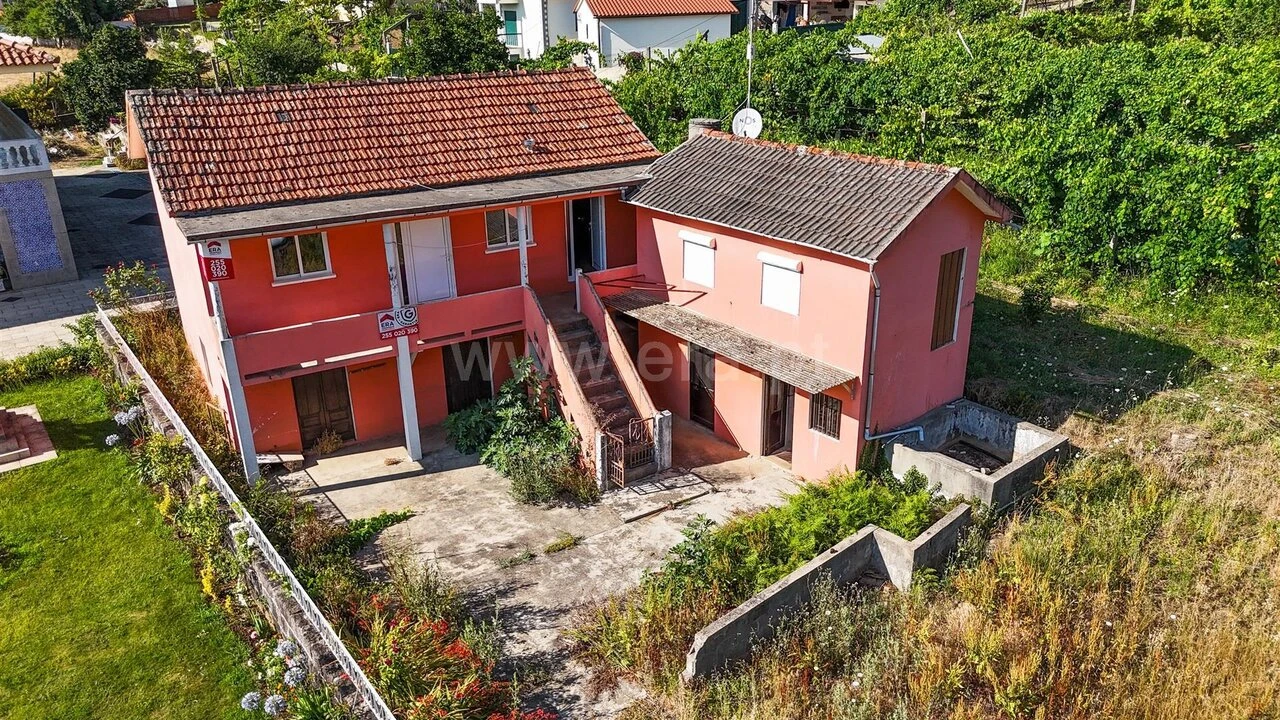 Moradia T3 para Venda em Canelas e Espiunca Foto 1