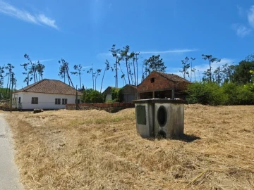 Moradia T6 para Venda em Monte Redondo e Carreira