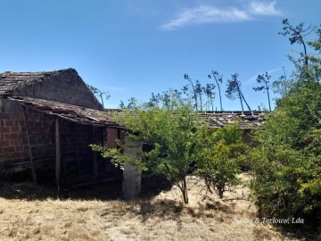 Moradia T6 para Venda em Monte Redondo e Carreira