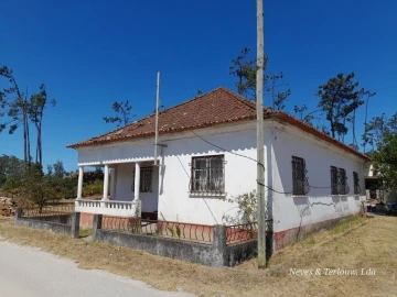 Moradia T6 para Venda em Monte Redondo e Carreira
