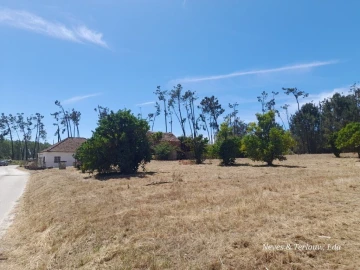 Moradia T6 para Venda em Monte Redondo e Carreira