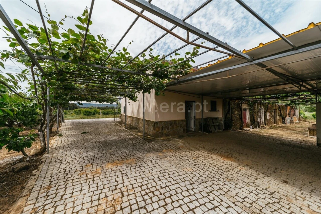 Quinta T2 para Venda em Enxames Foto 14