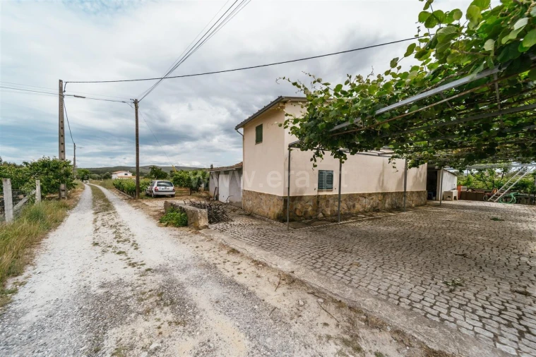 Quinta T2 para Venda em Enxames Foto 10