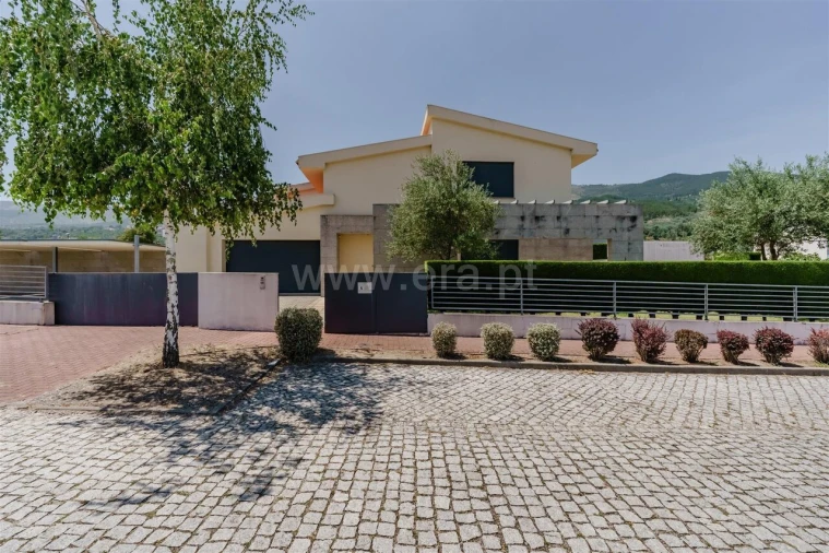 Moradia T4 para Venda em Teixoso e Sarzedo Foto 2