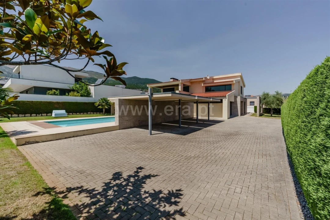 Moradia T4 para Venda em Teixoso e Sarzedo Foto 3