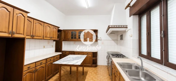 Moradia T6 para Venda em Barroselas e Carvoeiro