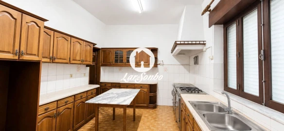 Moradia T6 para Venda em Barroselas e Carvoeiro