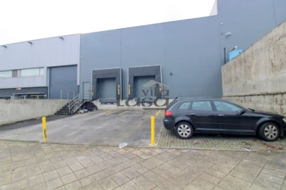 Armazém para Venda em Alfena