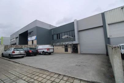 Armazém para Venda em Alfena