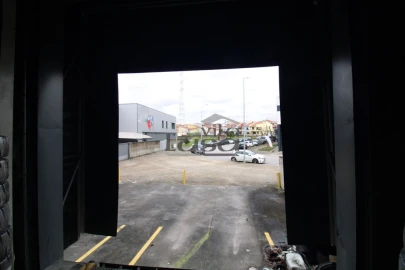 Armazém para Venda em Alfena