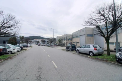 Armazém para Venda em Alfena
