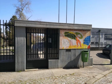 Loja para Arrendamento em Oliveira do Douro